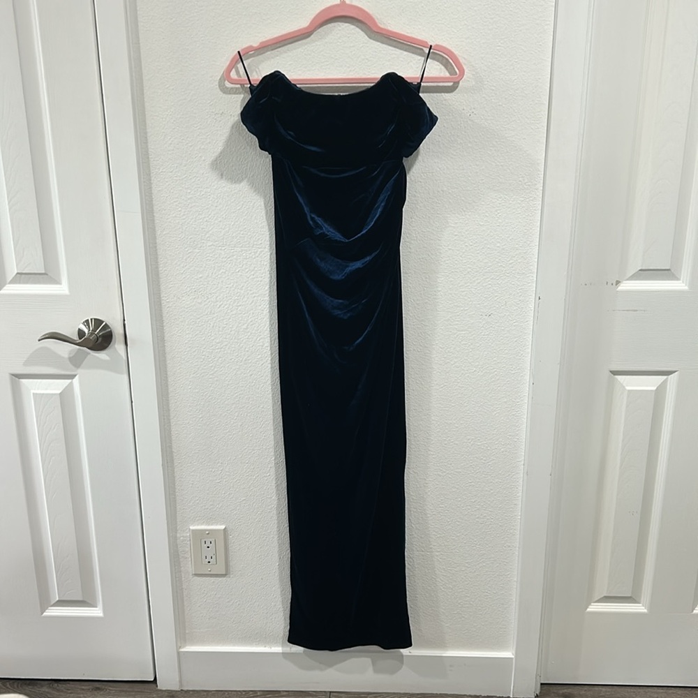 Line + Dot DuJour Gown, RTR - Picture 6 of 12
